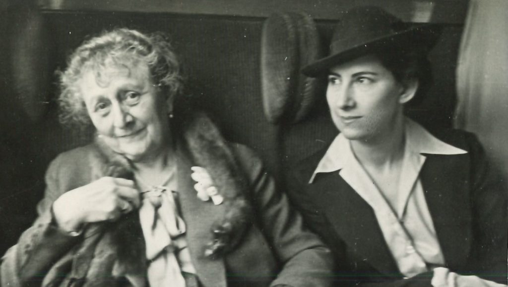 Pamina and her mother Bertha, 1932